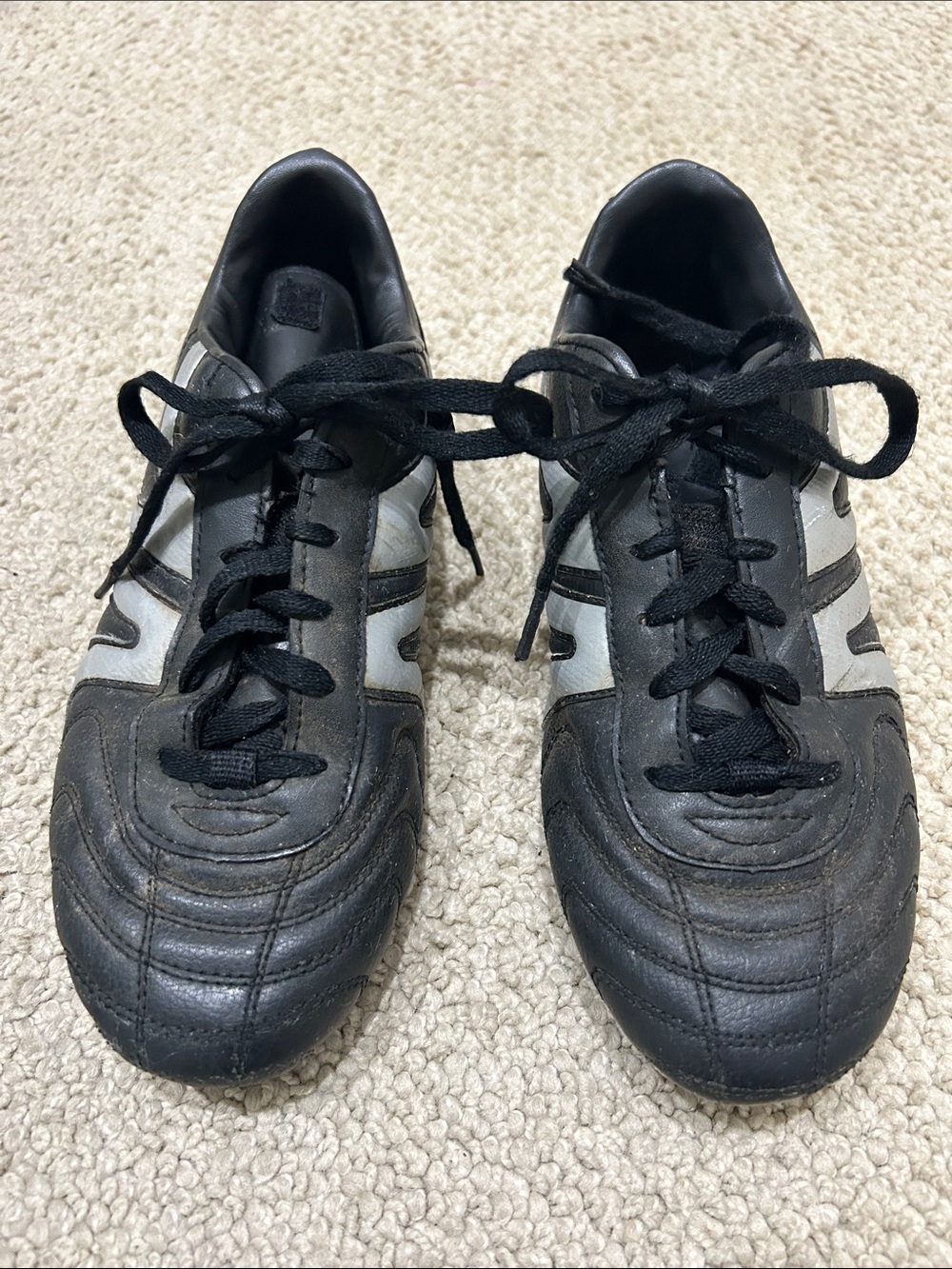 Mitre Men's Black and Gray Athletic Shoes#Soccer Cleats#Size 8.5-9